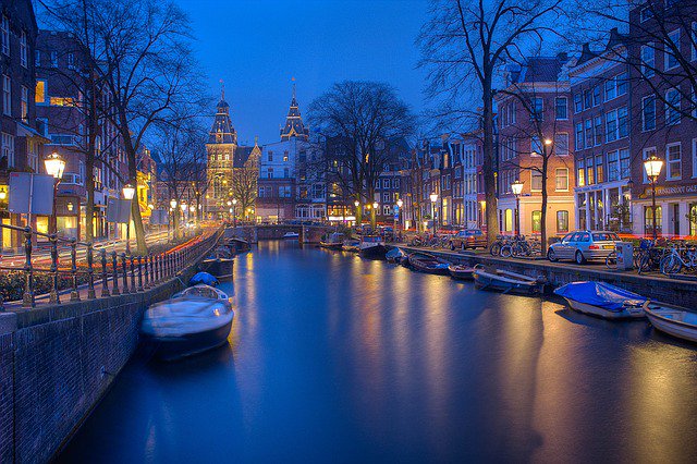 stefantan's tweet photo. Curated photo of the day "Amsterdam canals", Download for free https://t.co/fJ5PLSZDIi #curatedimages #photography https://t.co/RHW1rRYnh8