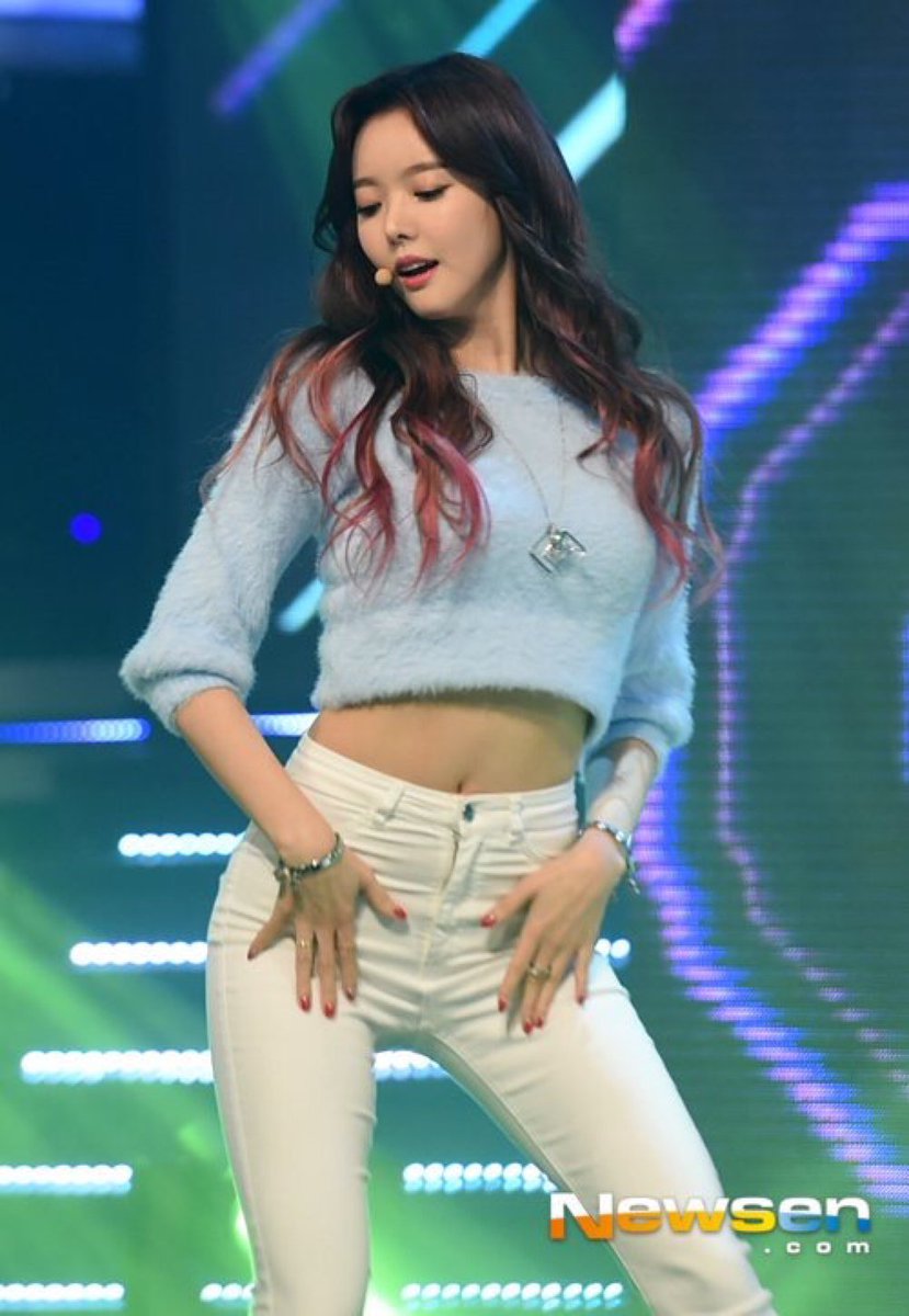 hotkpopx's tweet photo. Serri - Dalshabet https://t.co/0RQFk27tWk