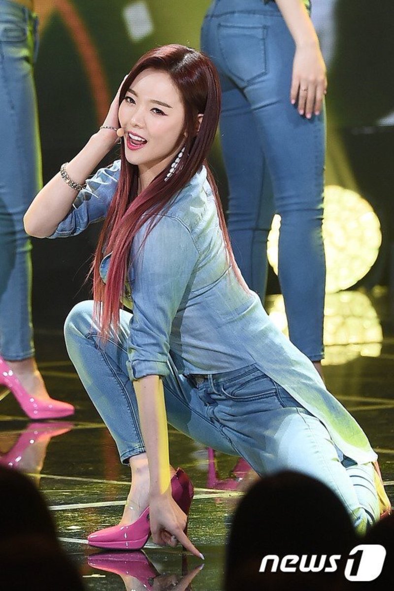 hotkpopx's tweet photo. Serri - Dalshabet https://t.co/8N69O5VQVT