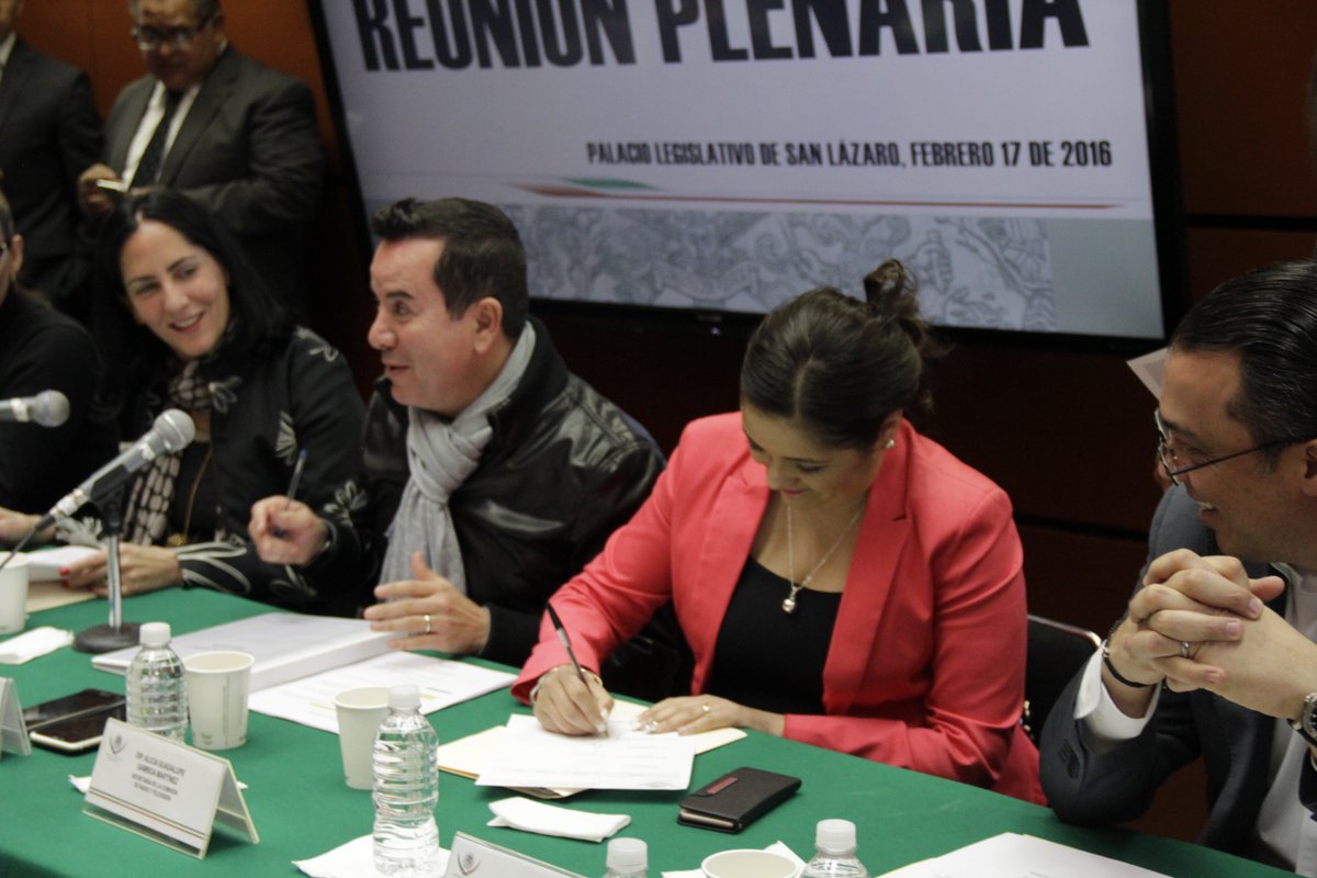 DIPSFED_DGO's tweet photo. Asiste la Diputada @AlyGamboa a la reunión de la Comisión de Radio y Televisión, de la cual es secretaria https://t.co/8oFa9BeikY