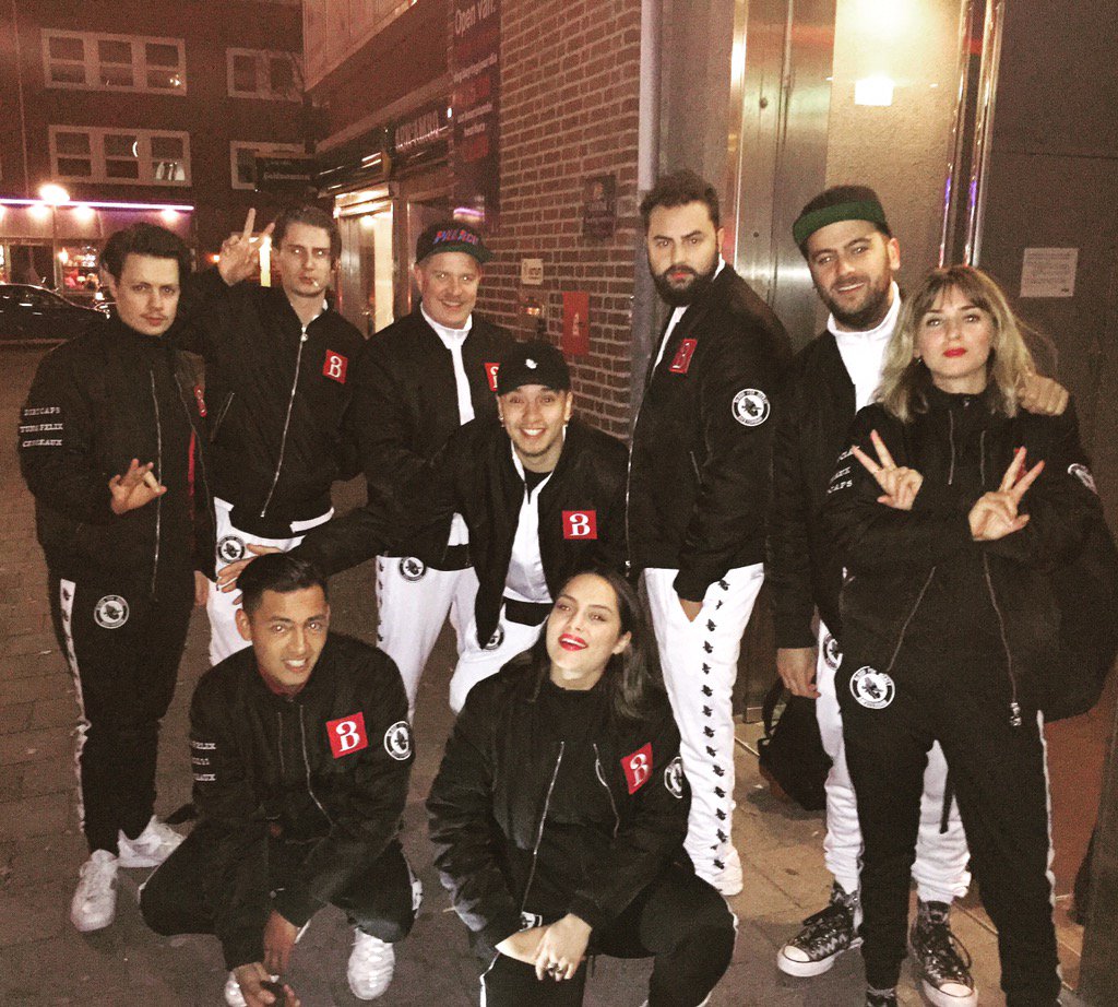 BARONG_FAMILY's tweet photo. GANGGANGGANG 🅱🔥 > add us on snapchat now! #livebowling #winners https://t.co/xNC7ZnafO7 https://t.co/3t0ManNi4F