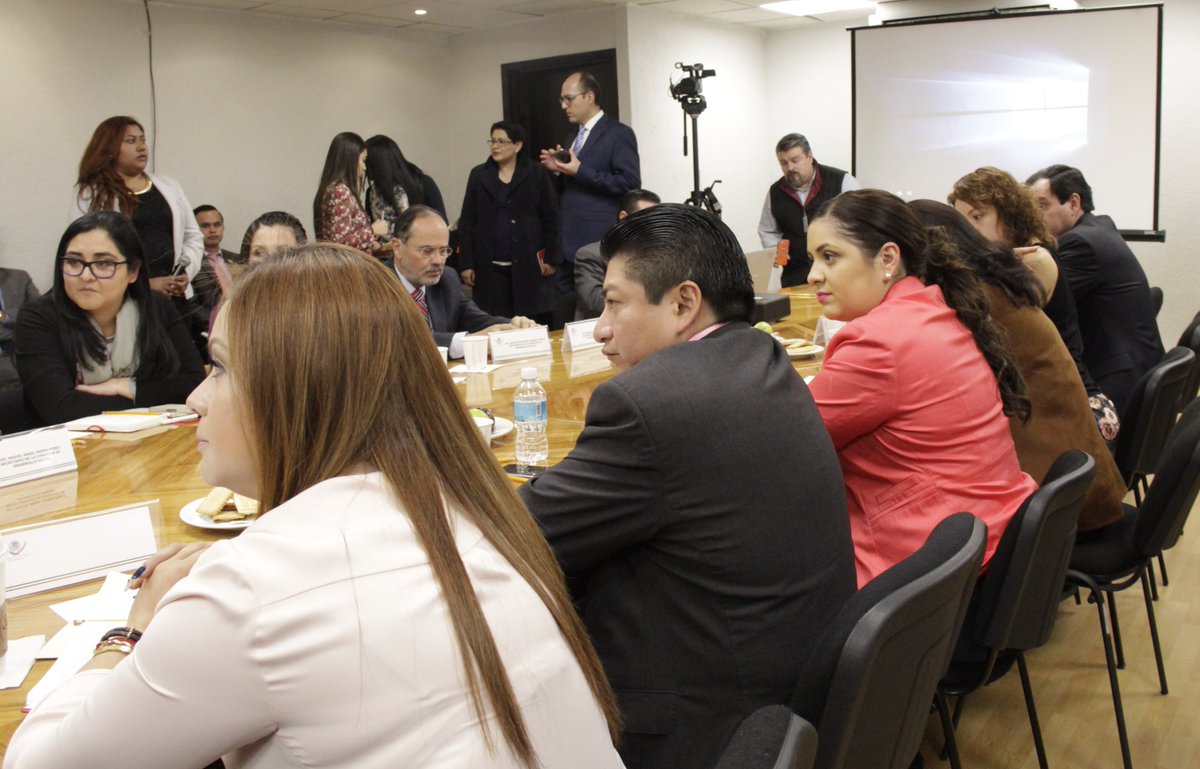 DIPSFED_DGO's tweet photo. La Diputada @AlyGamboa en reunión de trabajo de la Comisión de Desarrollo Social https://t.co/O4Tywfwpao