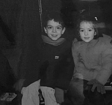 sofi_roble98's tweet photo. Felices 19 (otra vez) a mis mellizos, os quiero mucho❣❣ https://t.co/KWpqyaLLSO