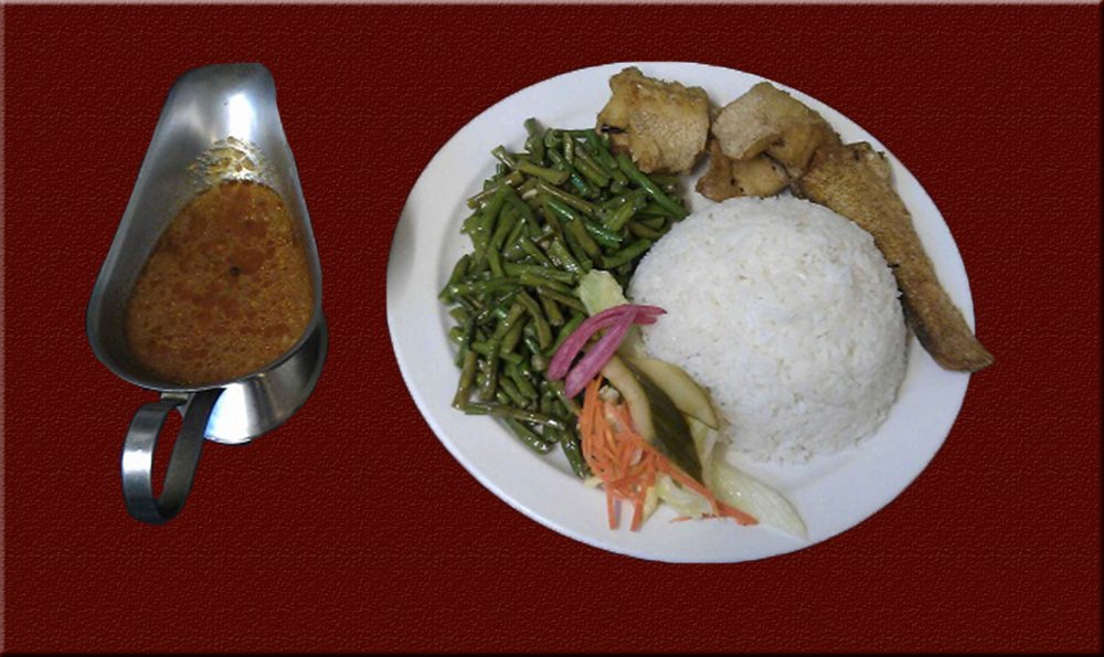 NewDraver's tweet photo. Rijst vis groenten bij New Draver..heel gezond en heel lekker! Nyang Switi! 🇸🇷🍴 https://t.co/mCQXlAhia1