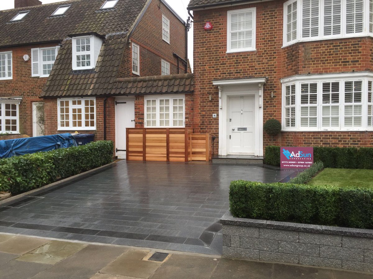 Adsungroup's tweet photo. Full #Landscape of front #garden / #driveway with #GranitePaving #raisedplanters and #Cedarcladbinstore #Totteridge https://t.co/D8Ves0YHZQ