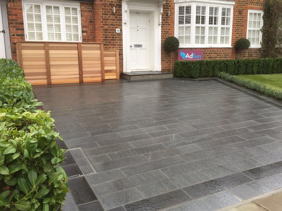 Adsungroup's tweet photo. Full #Landscape of front #garden / #driveway with #GranitePaving #raisedplanters and #Cedarcladbinstore #Totteridge https://t.co/D8Ves0YHZQ