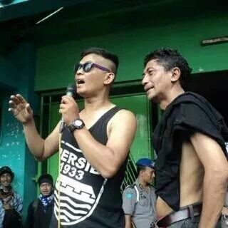 OfficialCIVIC's tweet photo. PersibVsPss dua legend #PersibDay #AyieBetik #MasWahyu https://t.co/JCrYaWxPaf