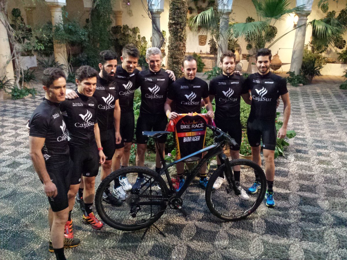 eduSatoe's tweet image. Presentación del equipo cordobés @canalCajaSur para @AndBikeRace dnd parte de ellos son compañeros d equipo #Orgullo
