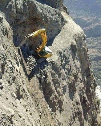 StuarattSJ's tweet photo. Calling all #DiggerDrivers Just another job? Would you or wouldn't you? #bigmoney £££££ :) #BuildingServices https://t.co/77iVbVZ2kR