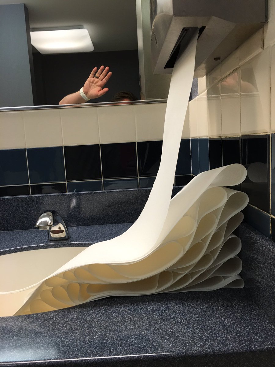 jarodyak's tweet photo. Pretty, pretty paper towel art... #BathroomTweet broken #PaperDispenser ... again https://t.co/Nper1ikUnB