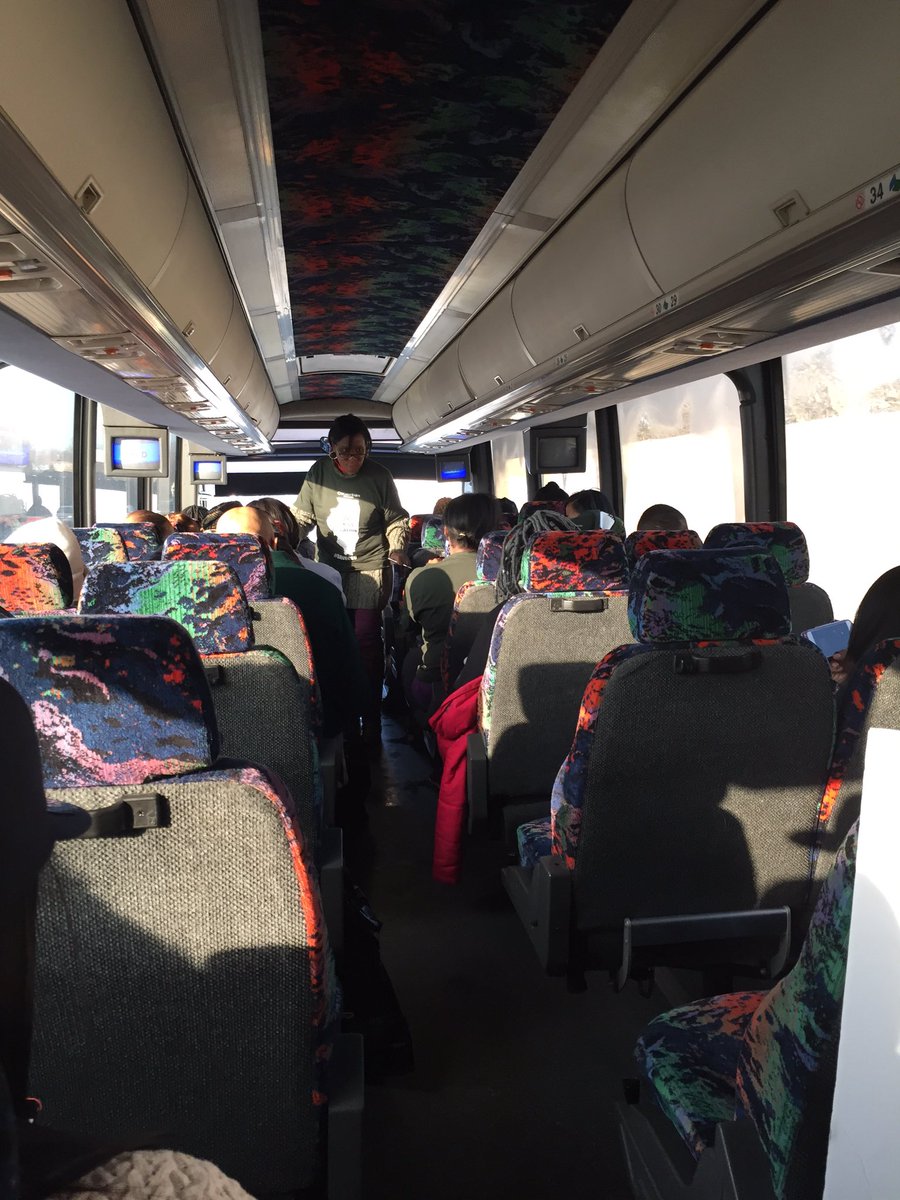 ChiUrbanLeague's tweet photo. We're off to Springfield! #ChicagoStateUniversity #SaveCSU #BudgetorElse #SaveILEducation https://t.co/GzdvoYJejg