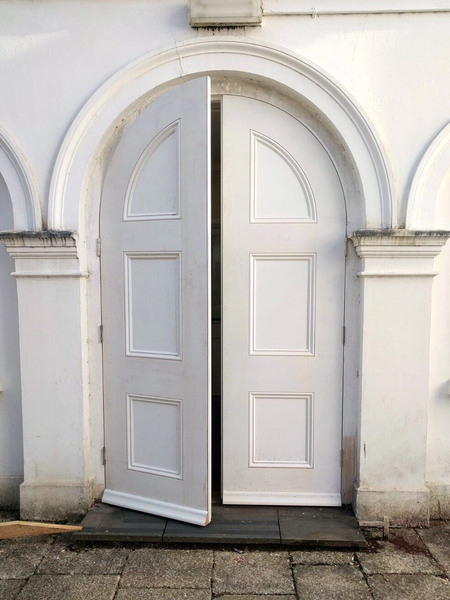 marnickjoinery's tweet photo. These new doors are looking lovely in the sunshine! #joinery #falmouth https://t.co/T65Kp1cRiu