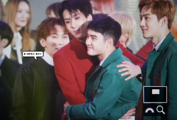 solornbalbum's tweet photo. I just love how kyungsoo and ravi would search each other just for a hug after the event ended https://t.co/W9e9D4Ec47