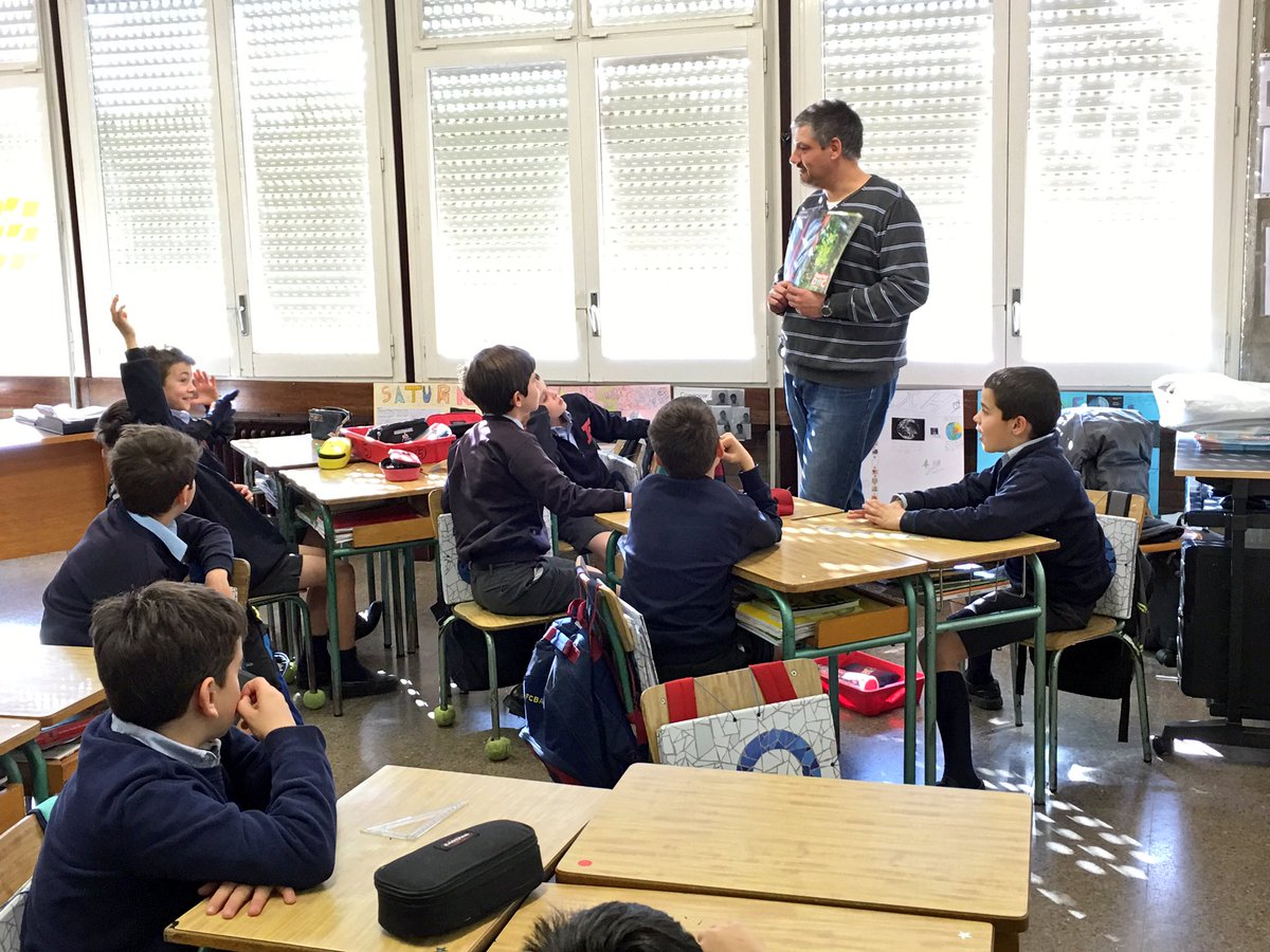 La_Farga's tweet photo. Durant aquesta setmana els alumnes de 3r i 4t han gaudit d'una sessió d'animació lectora amb el #ReporterDOC https://t.co/VrBoqsF2EI