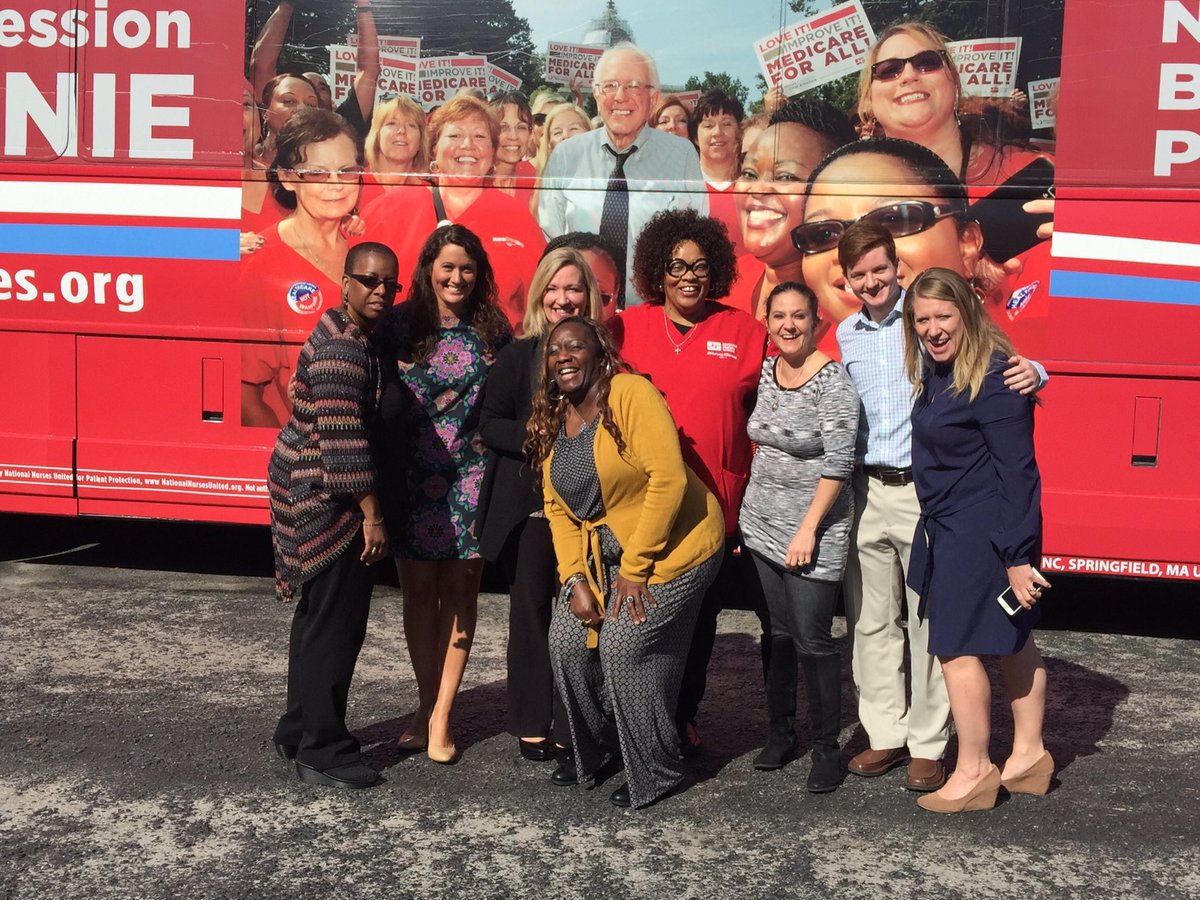 stanlwilliams's tweet photo. South Carolina State University shows they know how to #FeelTheBern https://t.co/bBoUY7JCgD