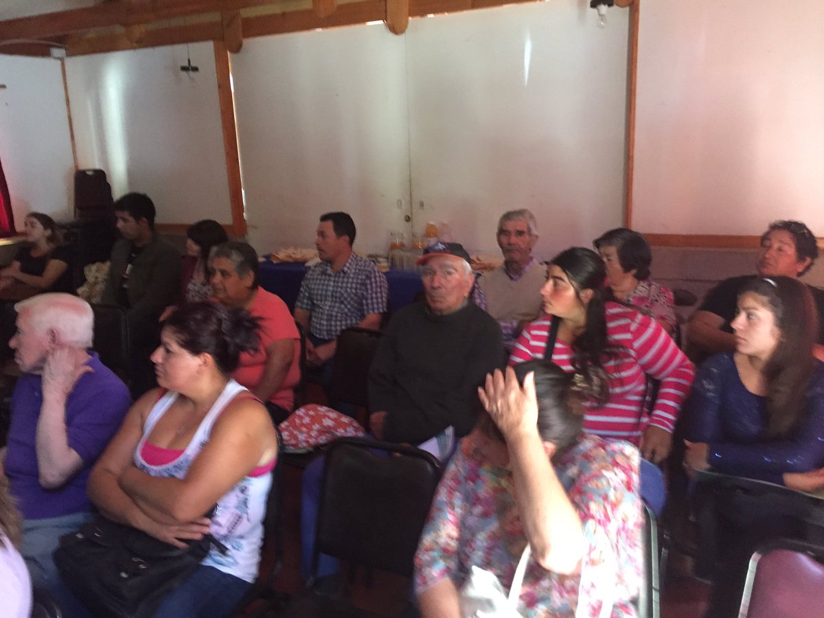 OlmueComunica's tweet photo. Alcaldesa @macasante presencia #Taller #ProgramaDeAutoConsumo producción de huevos y pollitos @FOSIS_Valpo @biobio https://t.co/2GGcqdWZkk