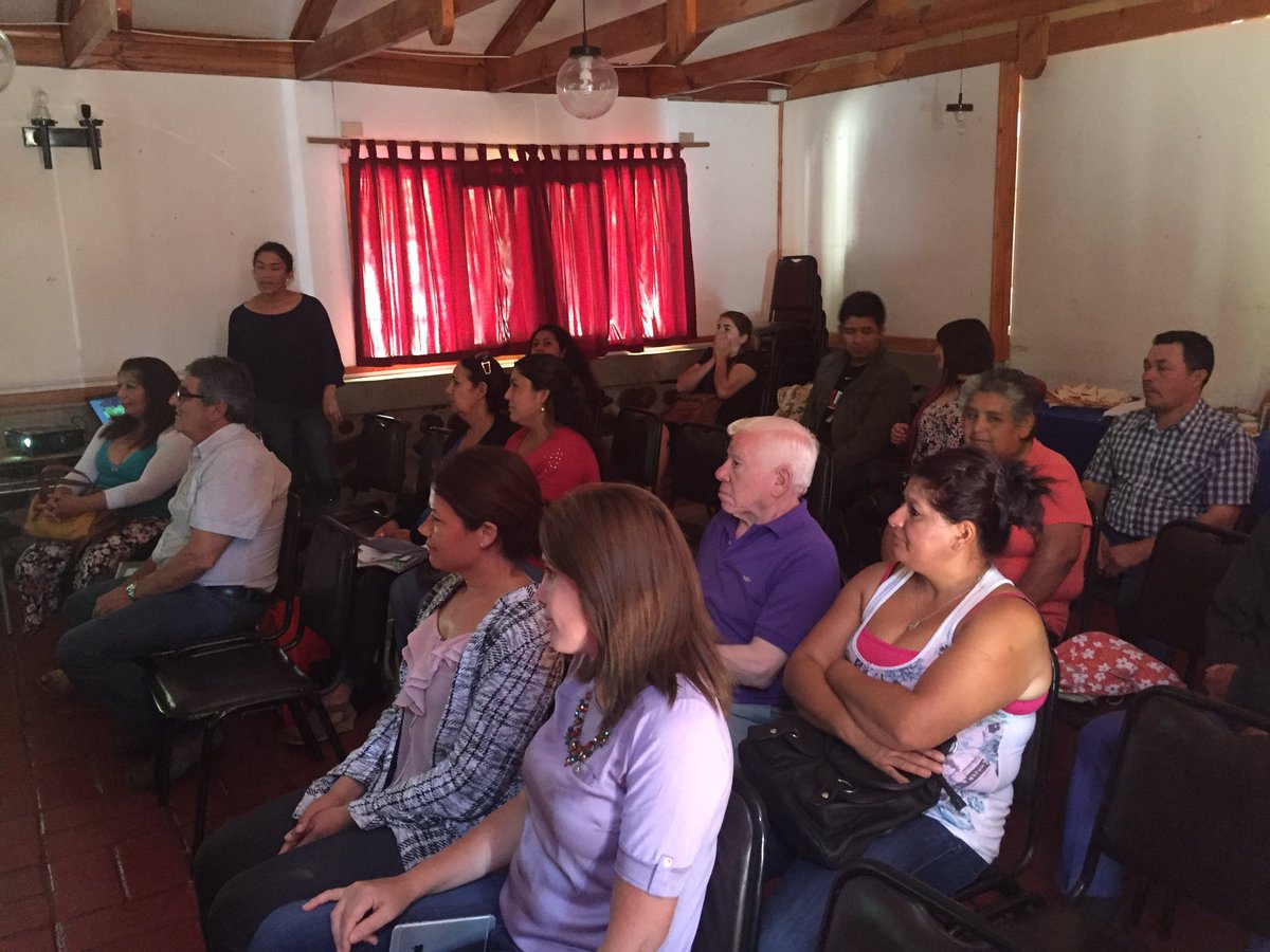 OlmueComunica's tweet photo. Alcaldesa @macasante presencia #Taller #ProgramaDeAutoConsumo producción de huevos y pollitos @FOSIS_Valpo @biobio https://t.co/2GGcqdWZkk