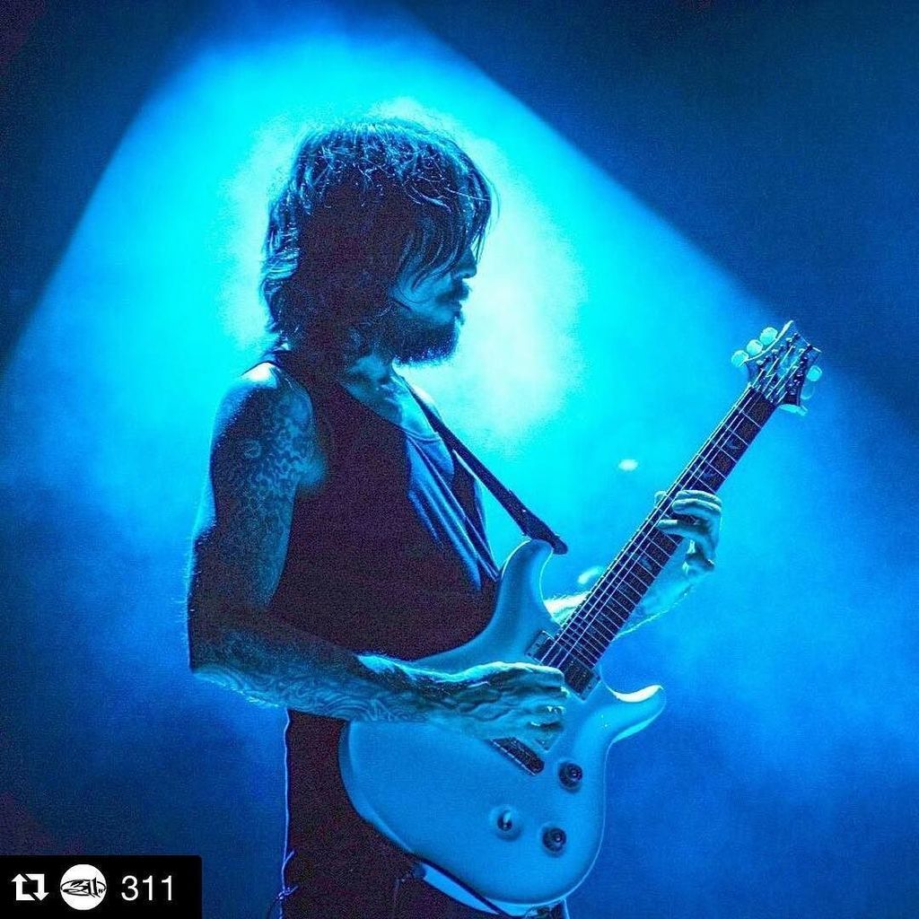 Quiquesan's tweet image. Guitarrista favorito #311 #happybirthday #timmahoney