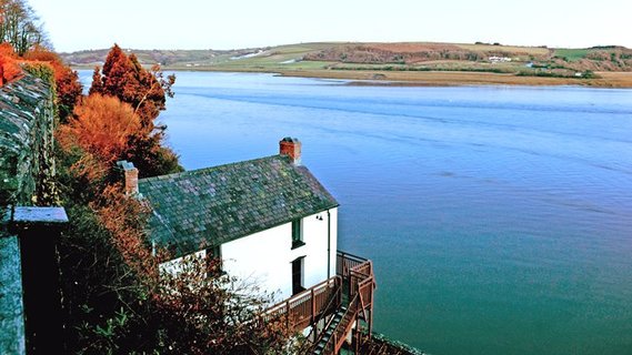 almabooks's tweet photo. The UK’s most inspiring literary cafes - Can't beat Dylan Thomas's boathouse in Laugharne https://t.co/elobgYe1XC https://t.co/oscZRtppot