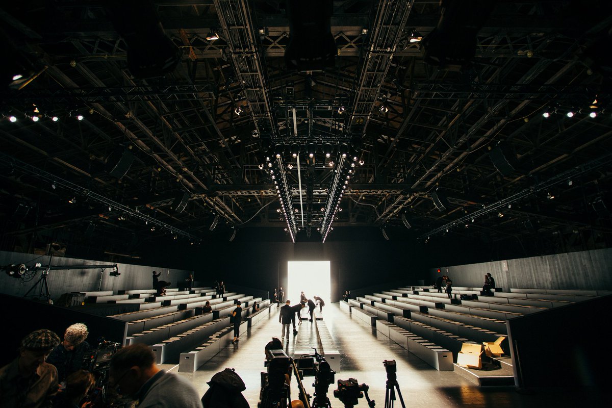nyfw's tweet photo. #NYFW by morning: It’s lit. 🔥🔥 https://t.co/K8krlBRm3c