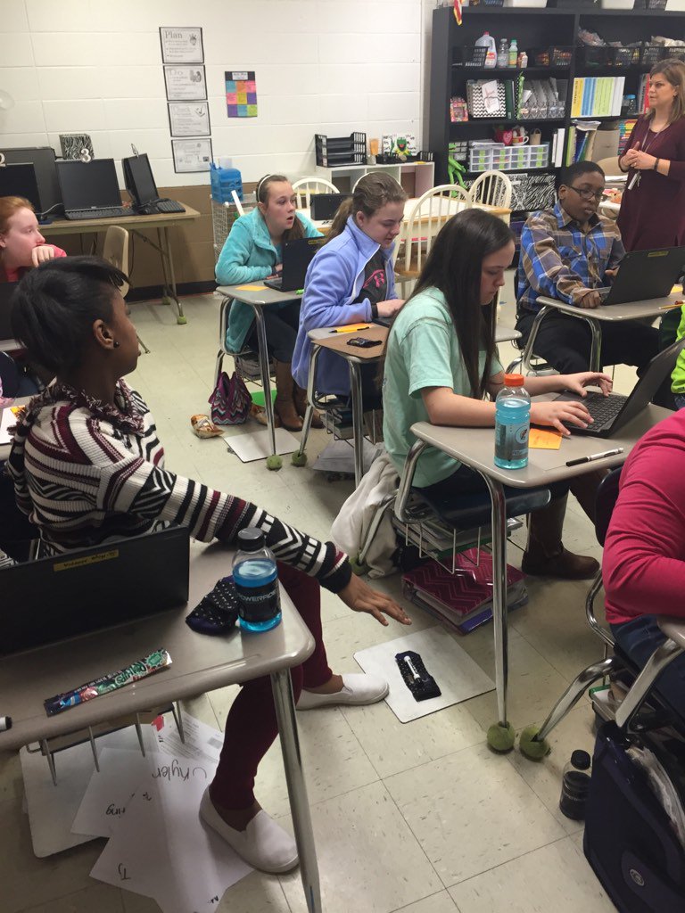 Andy_Caves's tweet photo. Radney students are receiving their Chromebooks today. We are now 1:1 in Alexander City Schools! #DLD16 https://t.co/jtn5d6dbgG