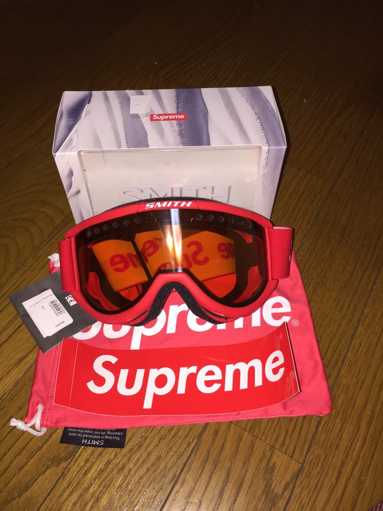 ryt_supreme's tweet photo. supreme×SMITHゴーグル
状態 未使用新品タグ付き
値段 10000
早いもの順で対応させていただきます。
気になる方はDMお願いします。 https://t.co/ZHj0sVlqNl