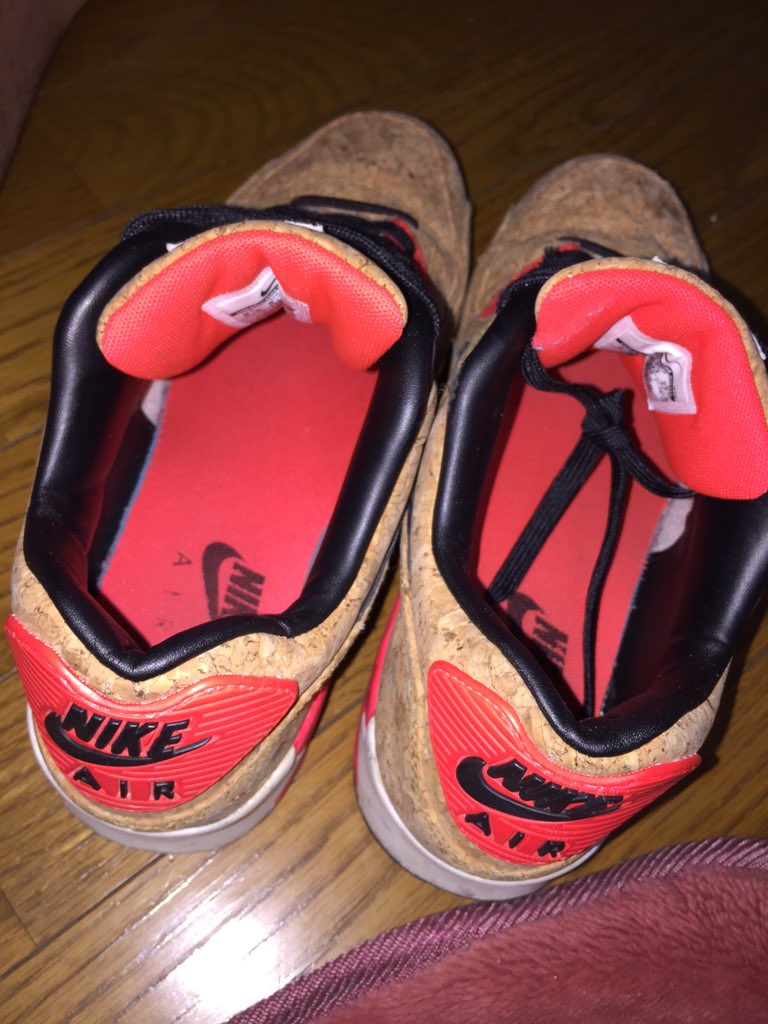 ryt_supreme's tweet photo. AirMax90 コルク
サイズ 27.5
状態 気になる汚れ等ありません。
値段 8000
早いもの順で対応させていただきます。
気になる方はDMお願いします。 https://t.co/dK5i0MJaXU