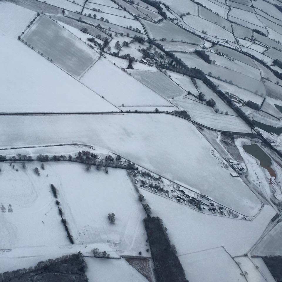 GlidingZone's tweet photo. Apparently it could be snowy tonight and tomorrow! A look back to last time The Gliding Centre was covered in snow! https://t.co/tKhVHh3TaD