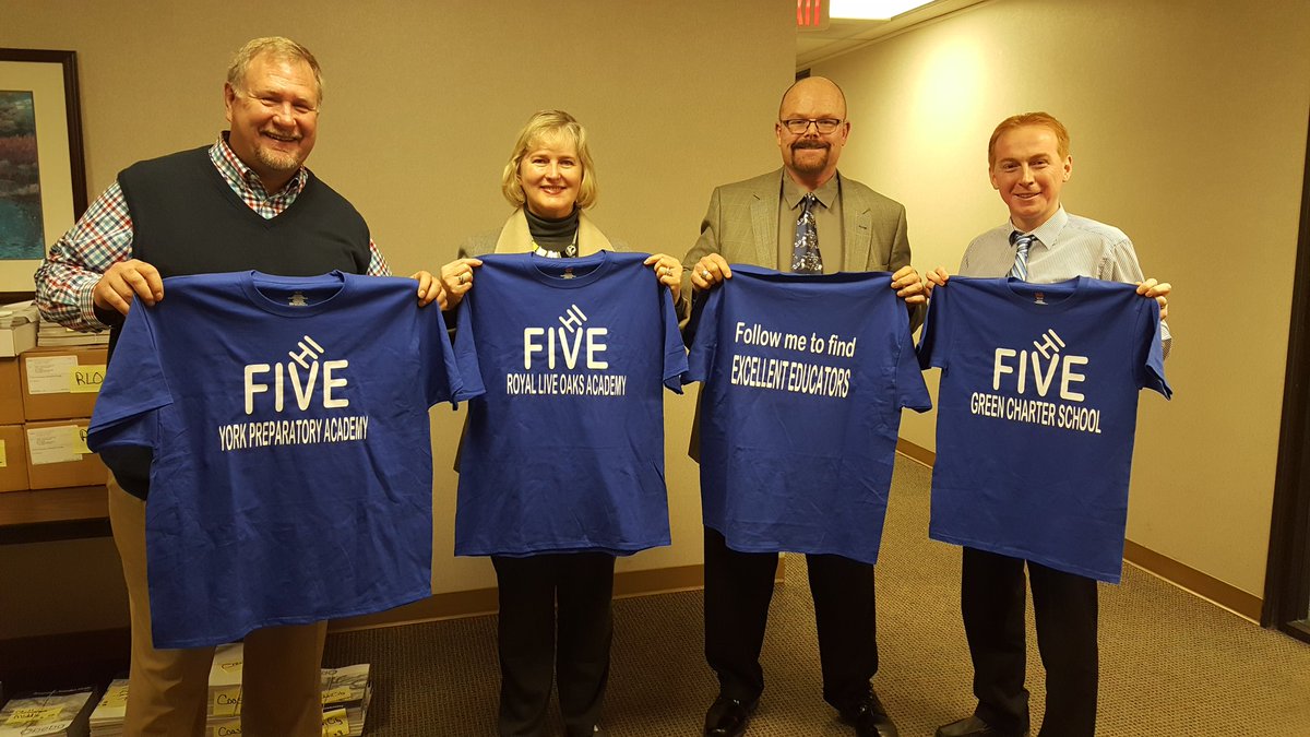 rcomptonphd's tweet photo. Big Hi-FIVE to these four #charterschool leaders for achieving a school-wide Level 5 #EVAAS growth rating. #SCRising https://t.co/irBnjUggyH