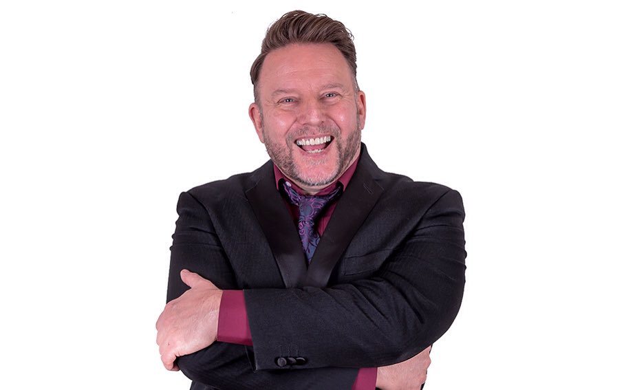 QLiveEnt's tweet image. @QLiveEnt Welcome The fantastic voice of Alex McRae qlive.co.uk/artistes/alex-…