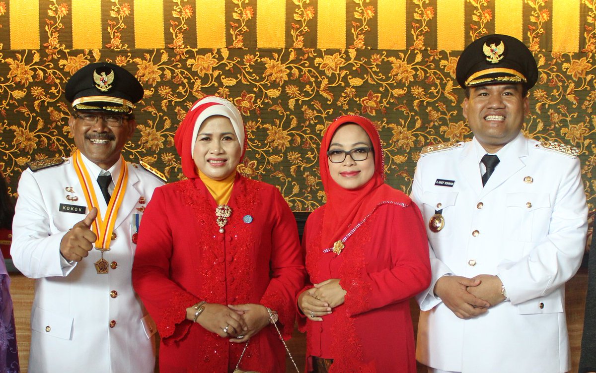 info_Blora's tweet photo. SELAMAT ATAS DILANTIKNYA DJOKO NUGROHO - ARIEF ROHMAN SEBAGAI BUPATI &amp; WAKIL BUPATI BLORA 2016-2021. SEMOGA AMANAH. https://t.co/nnOhT2VCmq