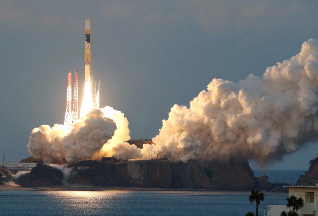 EagleNews's tweet photo. Japan launches satellite to study black holes - https://t.co/RupjGr5Ejw https://t.co/MbtsbIZF52