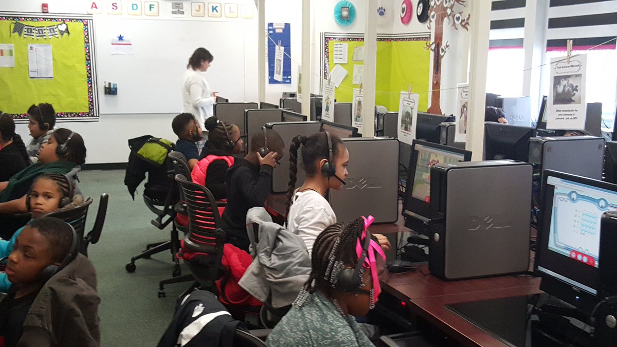 Using interactive software to support curriculum <a href="/jennyhamilton74/">Jenny Hamilton</a> @Prncpl_ERuiz @hoperat28 <a href="/Asbury_ParkSD/">Asbury Park Schools</a> #DLDay