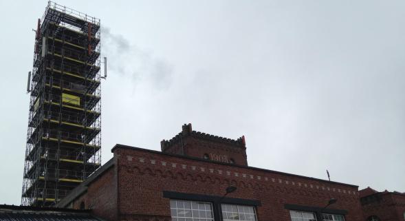 NordEclairWeb's tweet photo. Faut-il reconstruire la cheminée de l'Usine de #Roubaix à l'identique ? #nordeclairdebat https://t.co/knlE1pB4pR https://t.co/V1SuOVDFFt