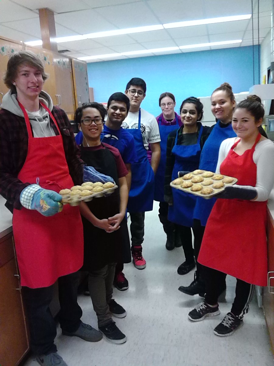 jdippelhofer's tweet image. Banana muffins @bcssbucks breakfast program #workingtogether @PeelSchools @EndHungerBCSS