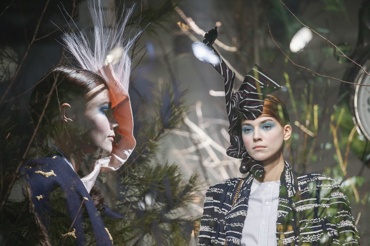 hcbackstaged's tweet image. Surreal Head Pieces @ Thom Browne Fall 2016.