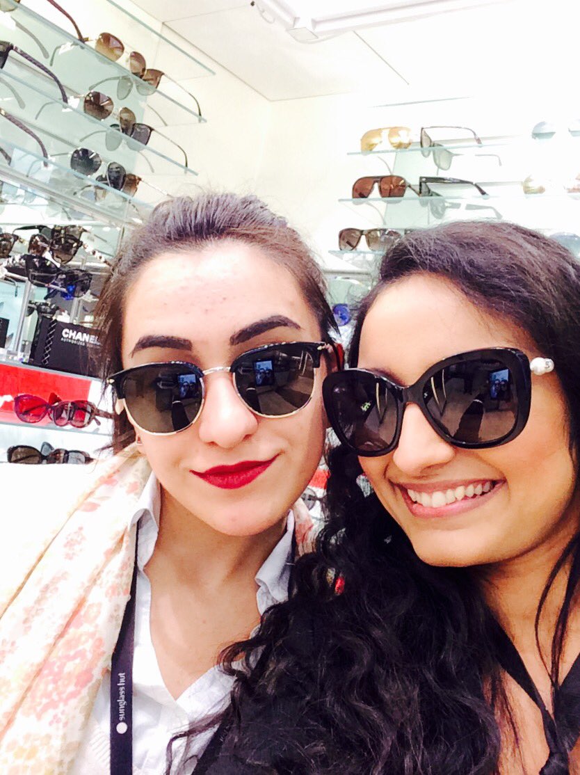 piercestokes1's tweet photo. #teambEAST while the Boss @HawkinsSarita is away the cats are out to play @WarronBarrett @LUXclusives #sghBluewater https://t.co/8o17RNaaw2