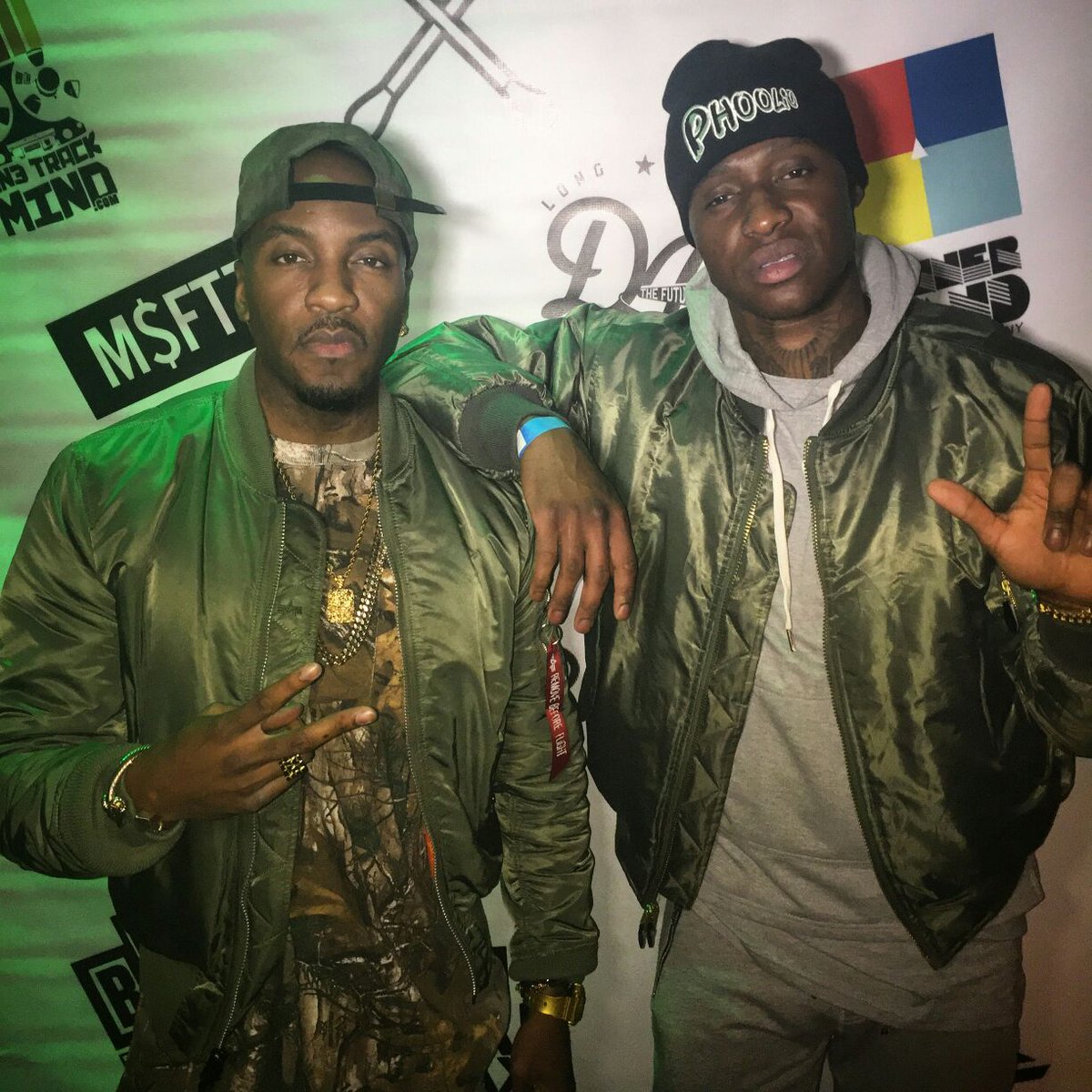 PHRESHER_DGYGZ's tweet photo. #Whoa2016
w/ da PHoolio @Grafh last night โ
#LegendaryOrNothing https://t.co/2HS5yIYCQE