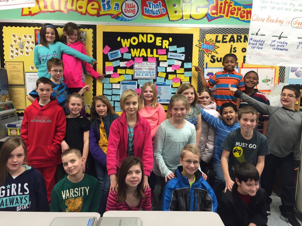sharonpmeyer's tweet photo. Fourth graders choose KIND @RJPalacio @McIntireElem #smilekind #fpslearn #mcteach https://t.co/TndxSSg4og