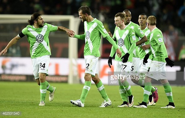 футбольная команда вольфсбург форма. вольфсбург фото. вольфсбург эмблема. вольфсбург (футбольный клуб).