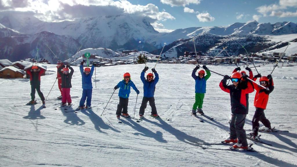 JuniorFreemens's tweet photo. Junior school ski trip 2016 - some snaps from this afternoon's lessons #CLFSski2016 #progressmade https://t.co/vOuJxg8K53