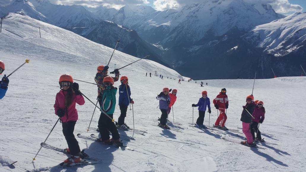JuniorFreemens's tweet photo. Junior school ski trip 2016 - some snaps from this afternoon's lessons #CLFSski2016 #progressmade https://t.co/vOuJxg8K53