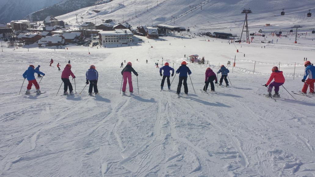 JuniorFreemens's tweet photo. Junior school ski trip 2016 - some snaps from this afternoon's lessons #CLFSski2016 #progressmade https://t.co/vOuJxg8K53