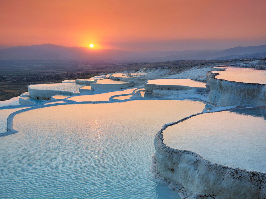 walkannick's tweet photo. [DAILY WOW ] Pamukkale en Turquie #Travel# #inspiration #naturalpool https://t.co/5Xp4fiFyrW