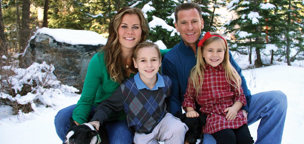 Celebrate_Mag's tweet photo. Check out our Q&amp;A with Alison Sweeney on health, fitness, and family. https://t.co/pkN7BtFW9x https://t.co/FRv3ARXITk