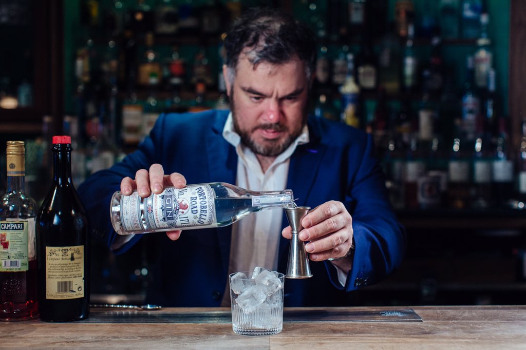 Inside London's craft gin movement from  <a href="/foodrepublic/">Food Republic</a> foodrepublic.com/2015/12/09/a-g…
