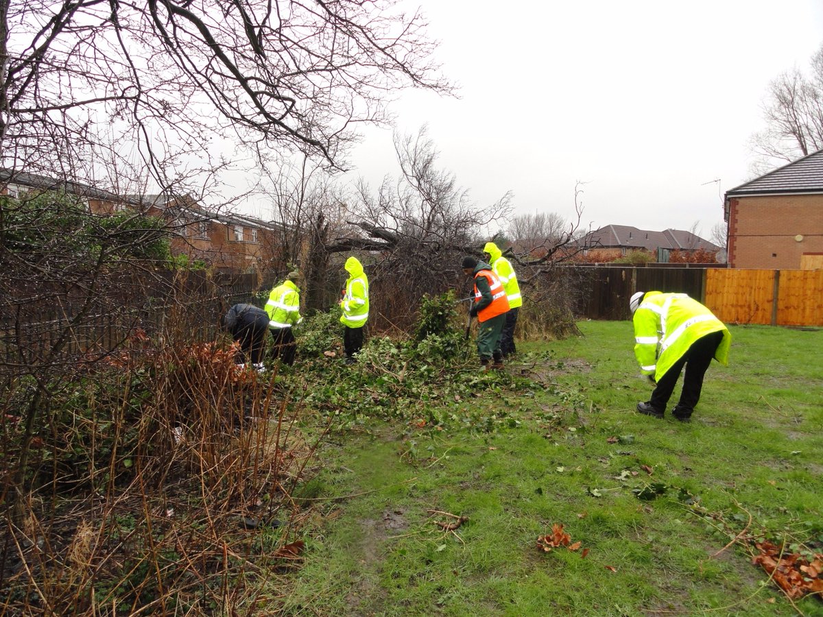 coverdalecomm's tweet photo. The team working in the rain to remove cuttings. Well done lads.#volunteering #giveback #4change #DoGood #charity https://t.co/wQ3zfeT53y