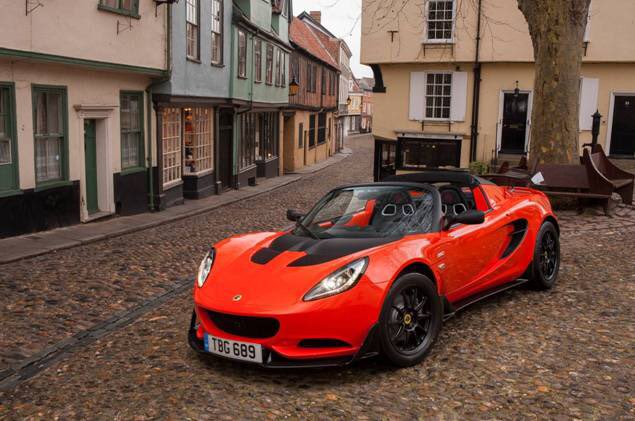 Petrolholics's tweet photo. The Lotus Elise Cup 250 (replacing the Cup 220) is the fastest road-going Elise to date. #lotus #Elise #Elisecup250 https://t.co/JAwggjL4D8