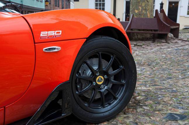 Petrolholics's tweet photo. The Lotus Elise Cup 250 (replacing the Cup 220) is the fastest road-going Elise to date. #lotus #Elise #Elisecup250 https://t.co/JAwggjL4D8