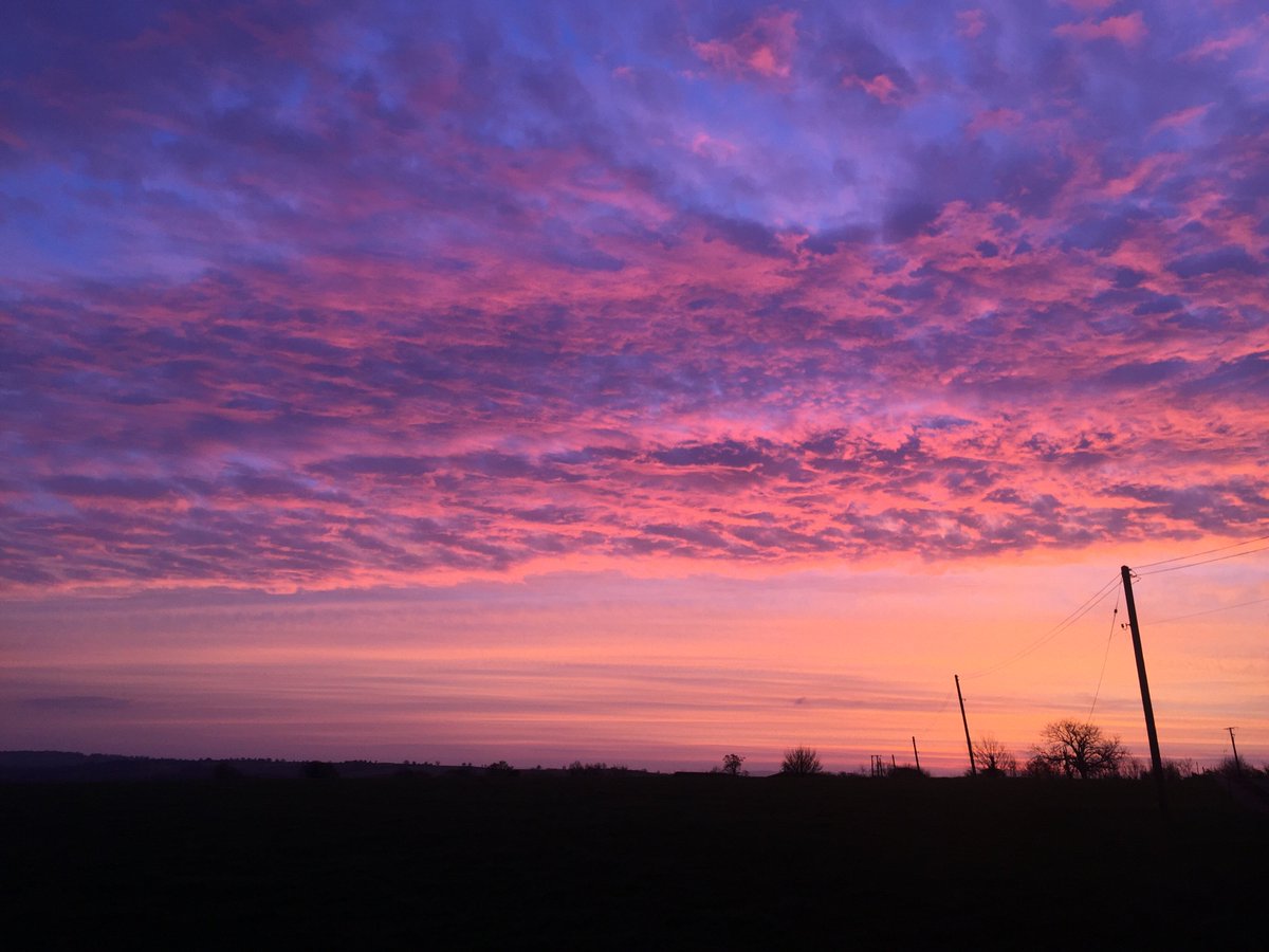 bathtour's tweet photo. Woke up this morning and saw this beautiful sky through the bathroom window #beautifulsky #tailoredtoursuk https://t.co/bB2JaYcOYb